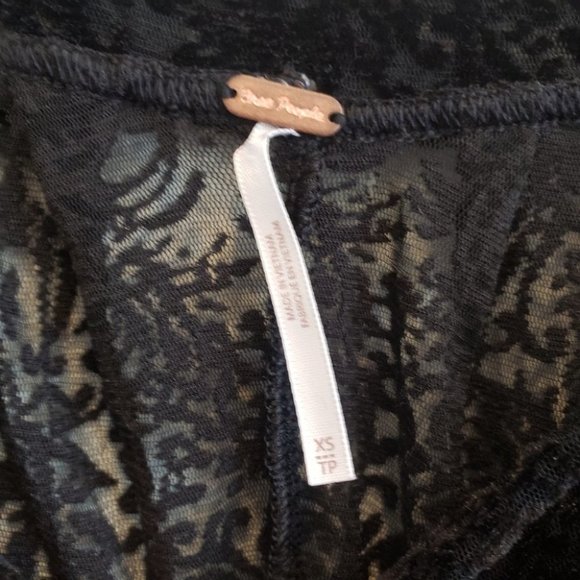 Free People Ginger Berry burnout velvet off the shoulder top black XS - Picture 7 of 12